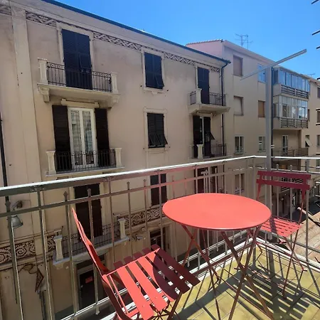 Raffinato Vicino Σαβόνα